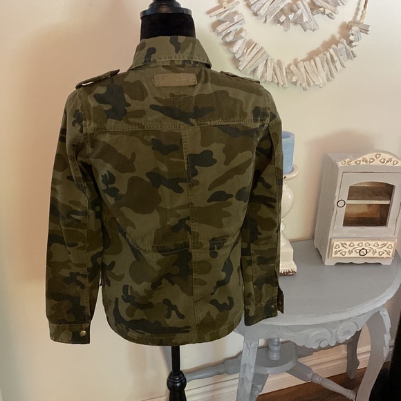 Romeo + Juliet Couture Camo Jacket - Picture 2 of 7